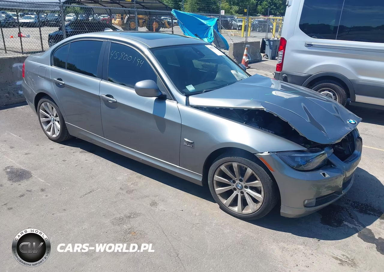 2011 BMW 328I xDrive – zdjęcie 1 z 16
