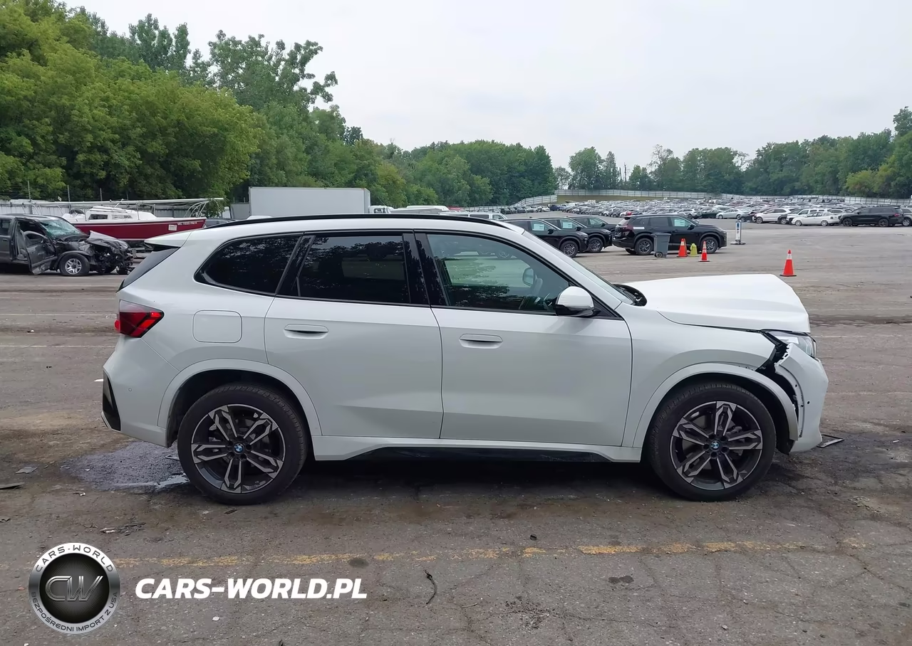 2025 BMW X1 xDrive28I VIN:WBX73EF06S5328073 - 13
