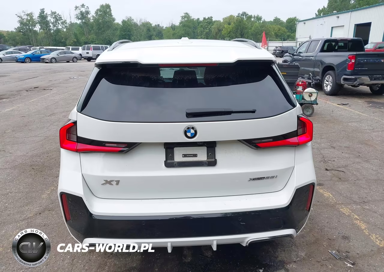 2025 BMW X1 xDrive28I VIN:WBX73EF06S5328073 - 16