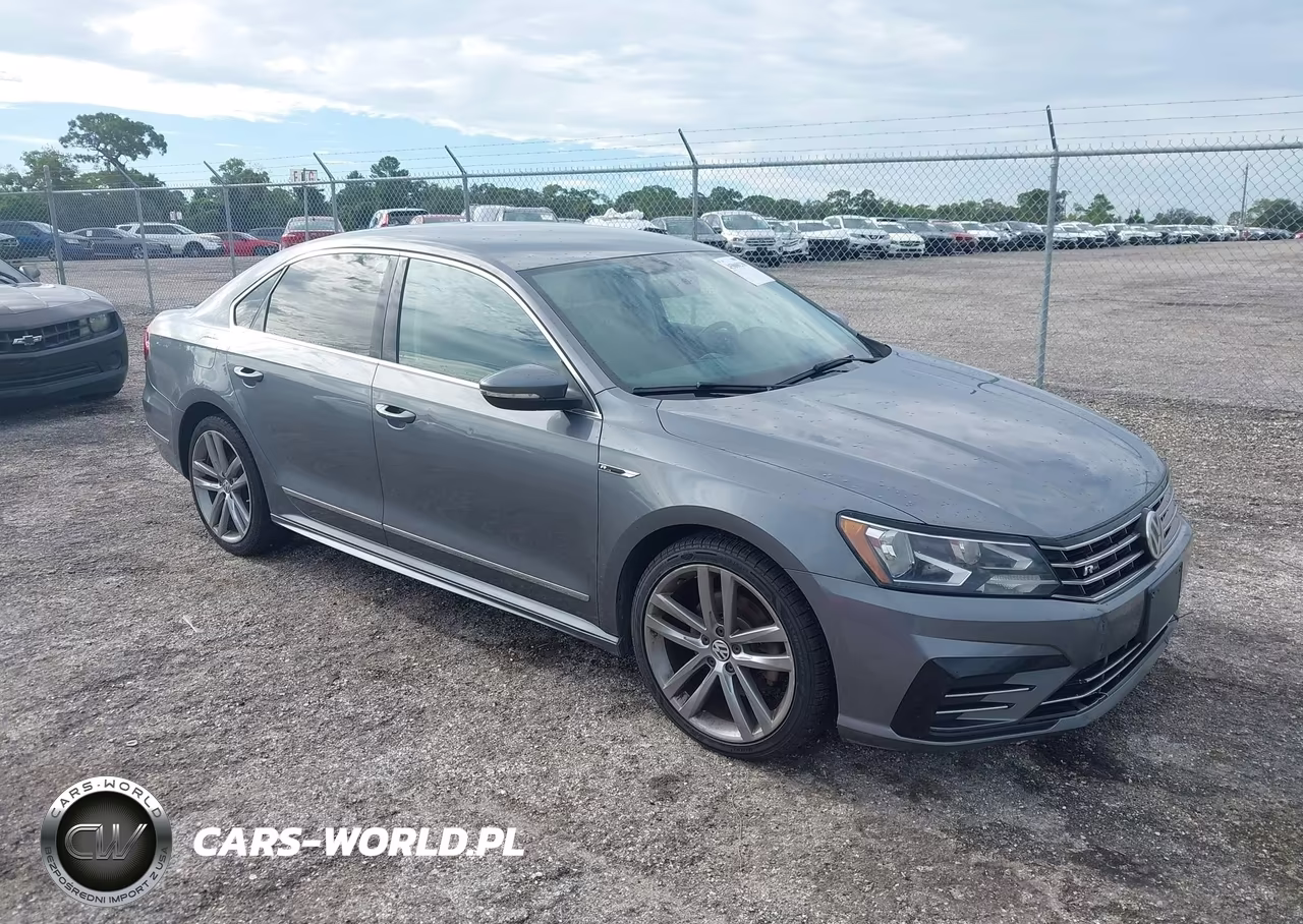 2017 Volkswagen Passat 1.8T R-Line – zdjęcie 1 z 17