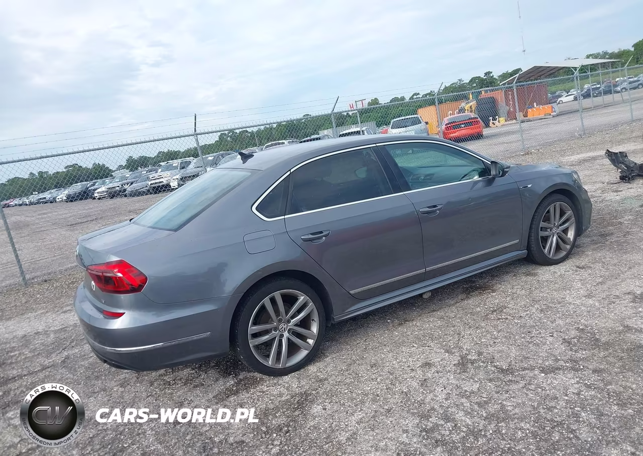 2017 Volkswagen Passat 1.8T R-Line VIN:1VWDT7A34HC050451 - 4