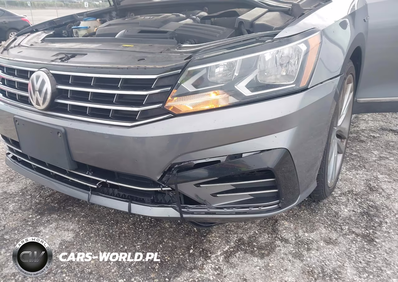 2017 Volkswagen Passat 1.8T R-Line VIN:1VWDT7A34HC050451 - 6