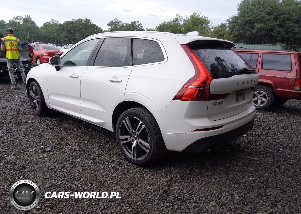 2018 Volvo Xc60 T5 Momentum VIN:LYV102RK9JB101191 - 3