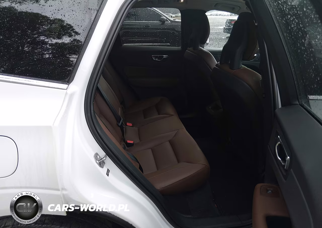 2018 Volvo Xc60 T5 Momentum VIN:LYV102RK9JB101191 - 8