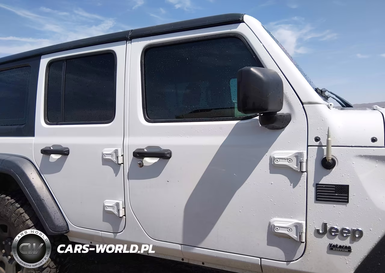 2018 Jeep Wrangler Unlimited Sport 4X4 VIN:1C4HJXDN3JW222562 - 13