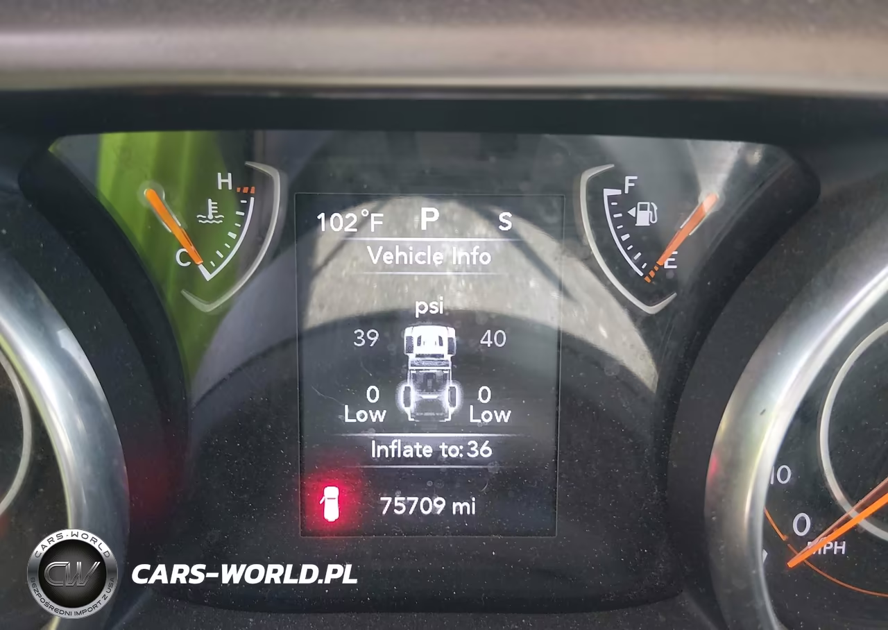 2018 Jeep Wrangler Unlimited Sport 4X4 VIN:1C4HJXDN3JW222562 - 7
