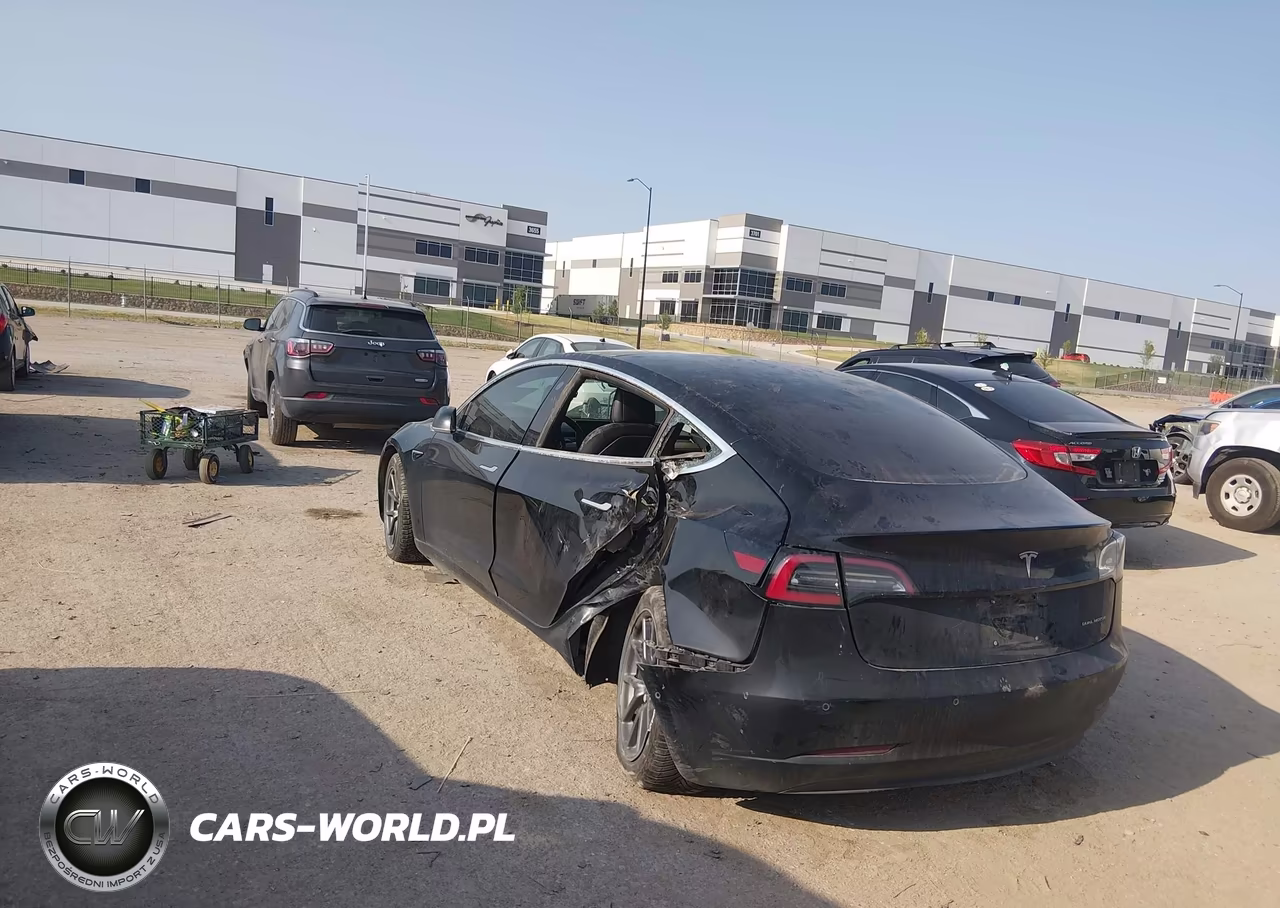 2018 Tesla Model 3 Long Range-Performance VIN:5YJ3E1EB0JF181991 - 3