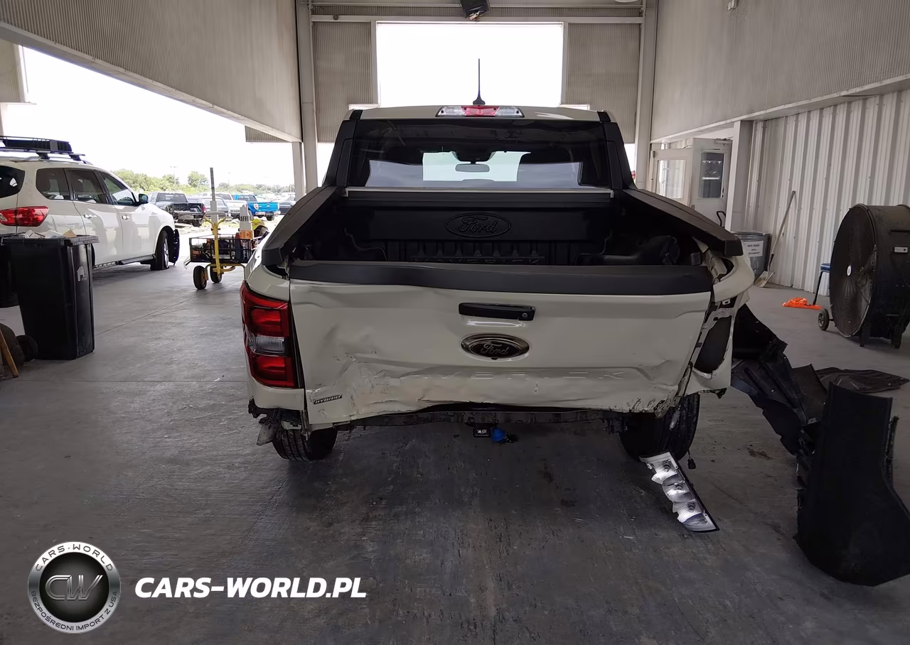 2024 Ford Maverick Xlt VIN:3FTTW8H33RRB75591 - 17