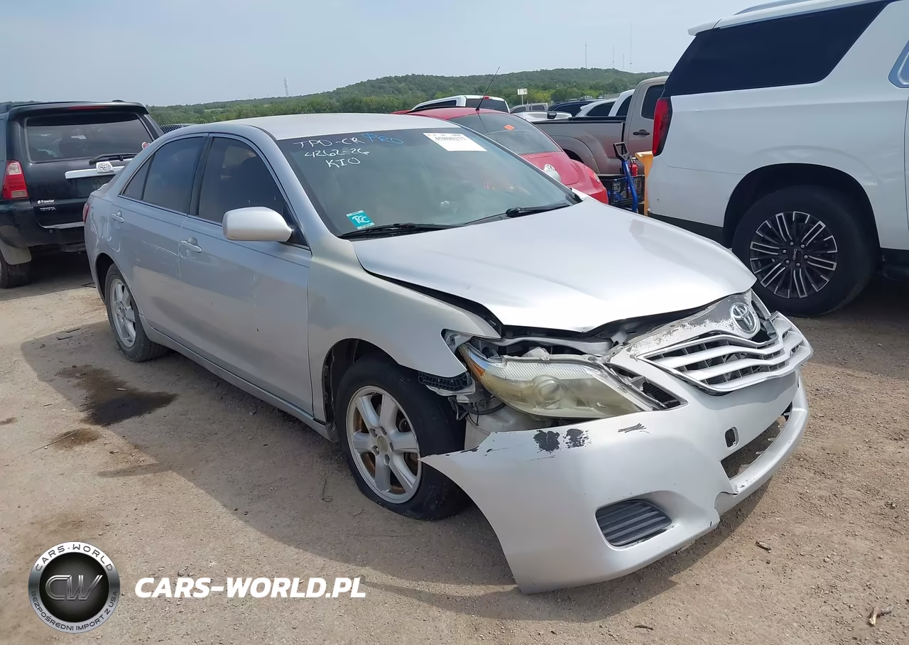 2010 Toyota Camry Le – zdjęcie 1 z 16