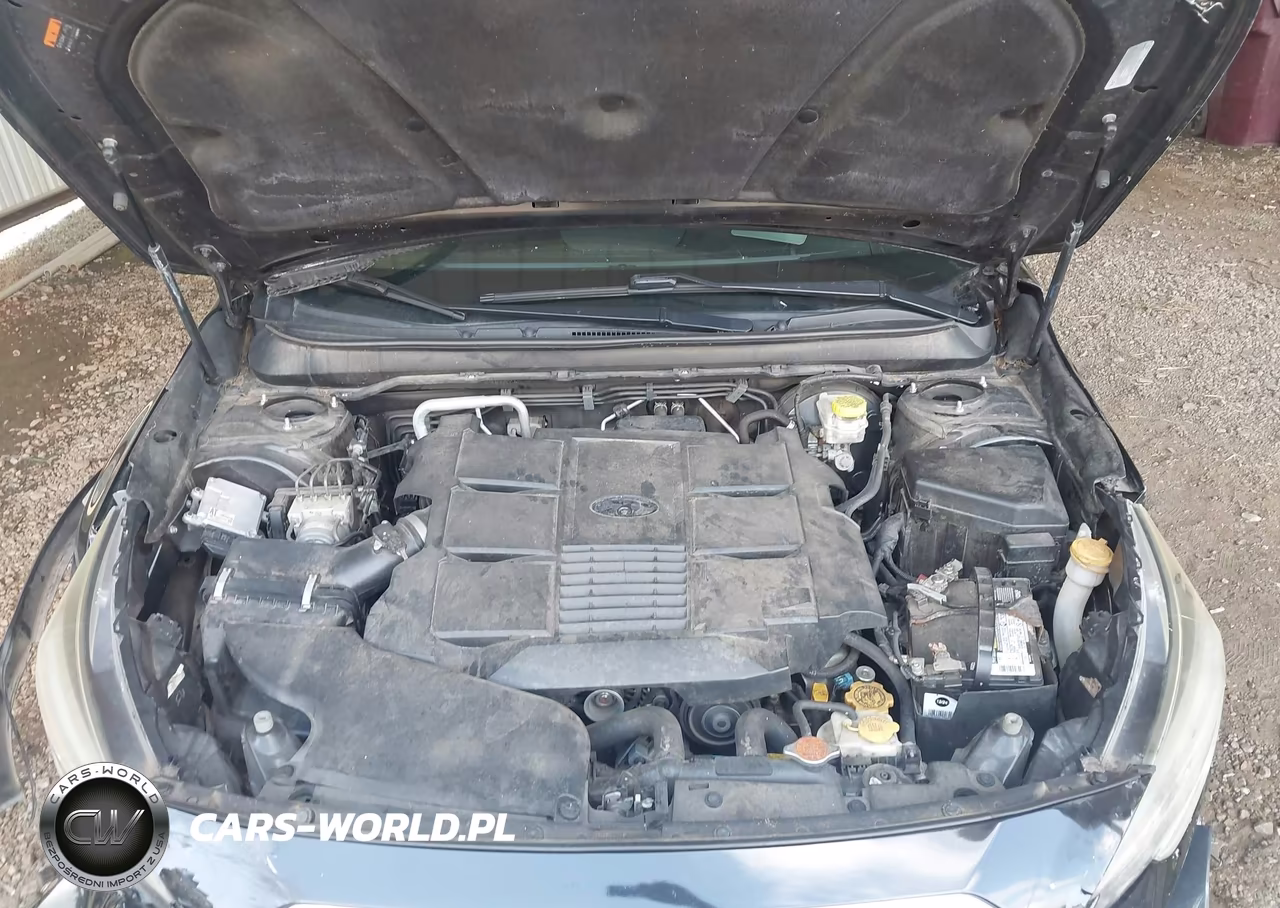 2018 Subaru Outback 3.6R Touring VIN:4S4BSETC6J3336236 - 10