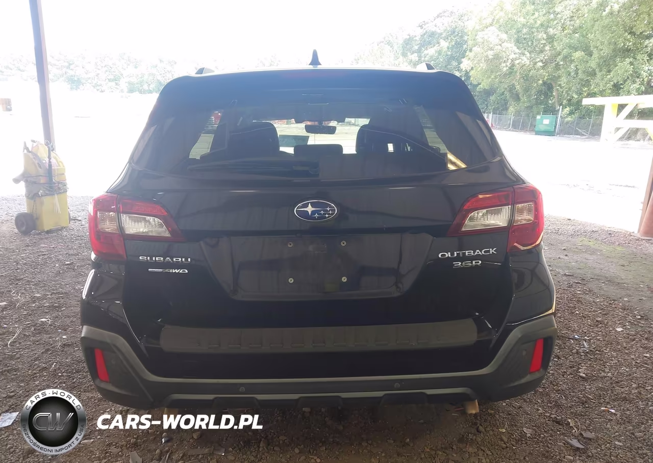 2018 Subaru Outback 3.6R Touring VIN:4S4BSETC6J3336236 - 16