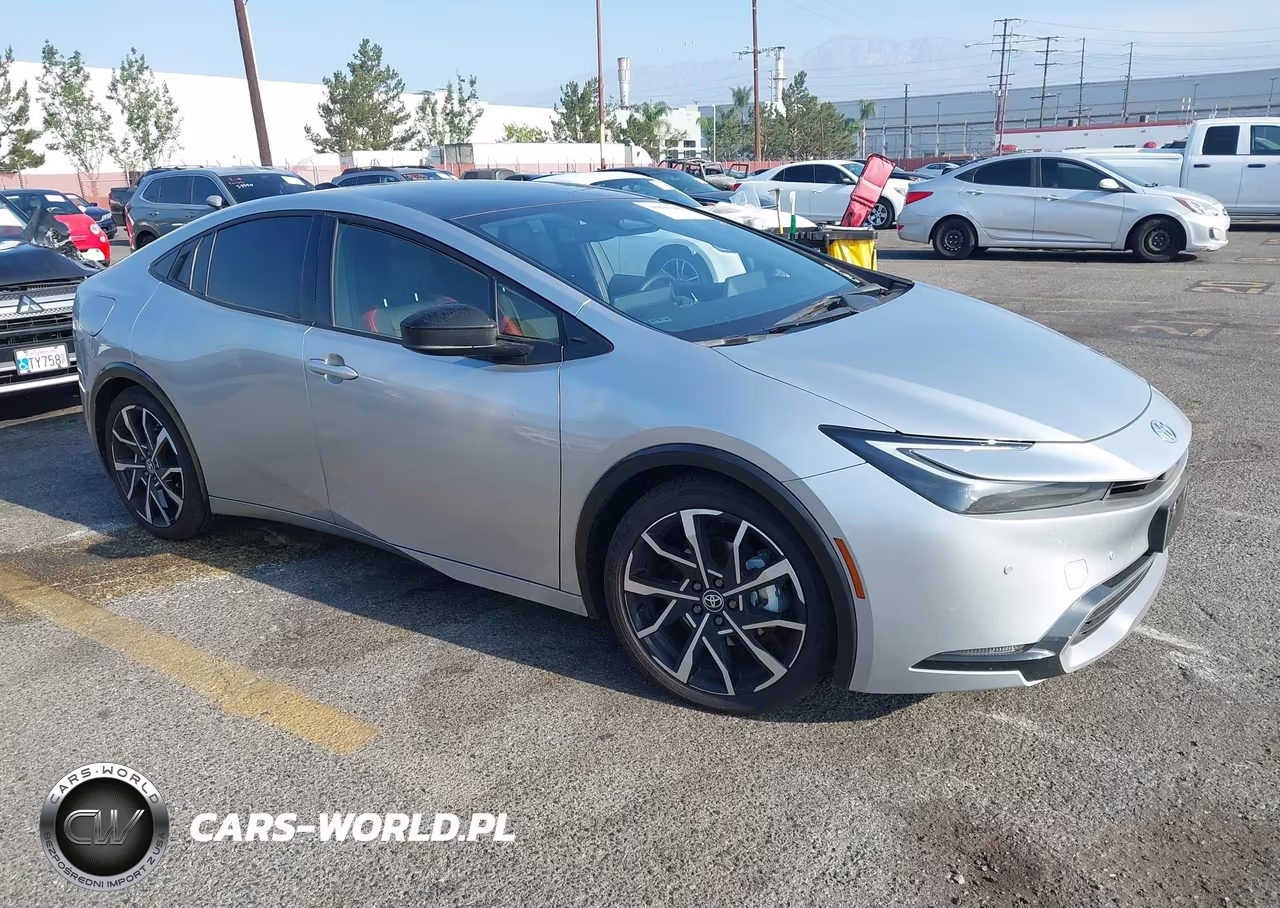 2026 Toyota Prius Plug-In Hybrid Xse – zdjęcie 1 z 16