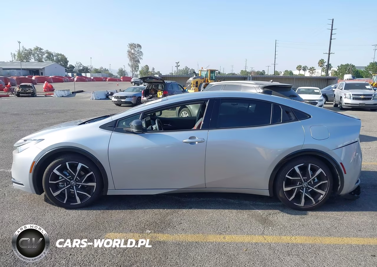 2026 Toyota Prius Plug-In Hybrid Xse VIN:JTDACACU5T3062089 - 14