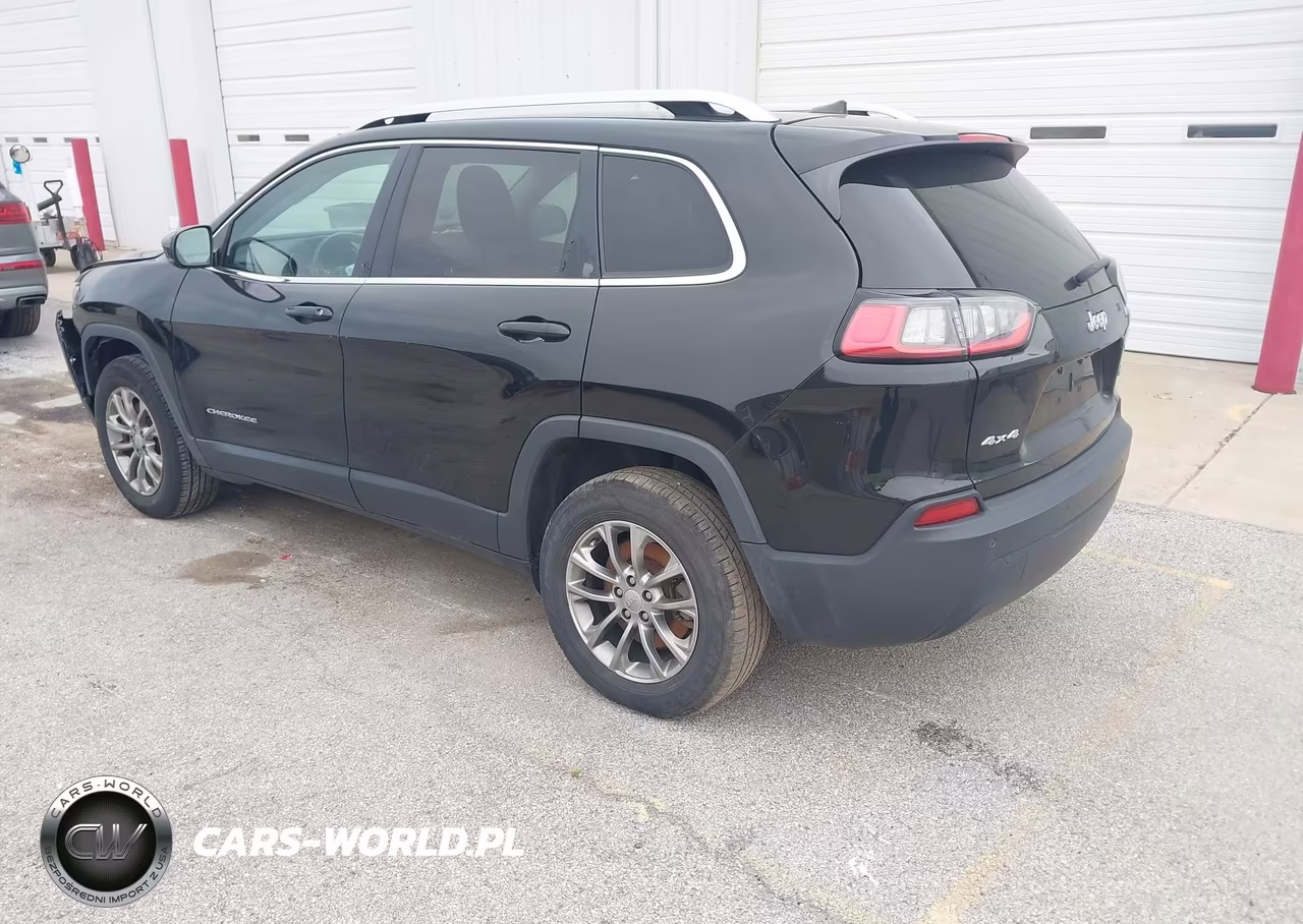 2019 Jeep Cherokee Latitude Plus 4X4 VIN:1C4PJMLB7KD417515 - 3
