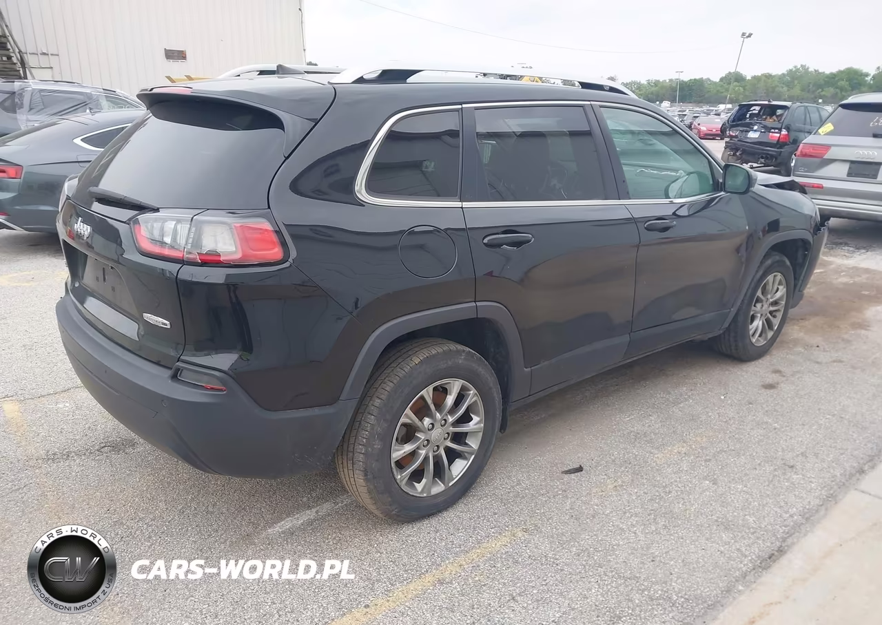 2019 Jeep Cherokee Latitude Plus 4X4 VIN:1C4PJMLB7KD417515 - 4