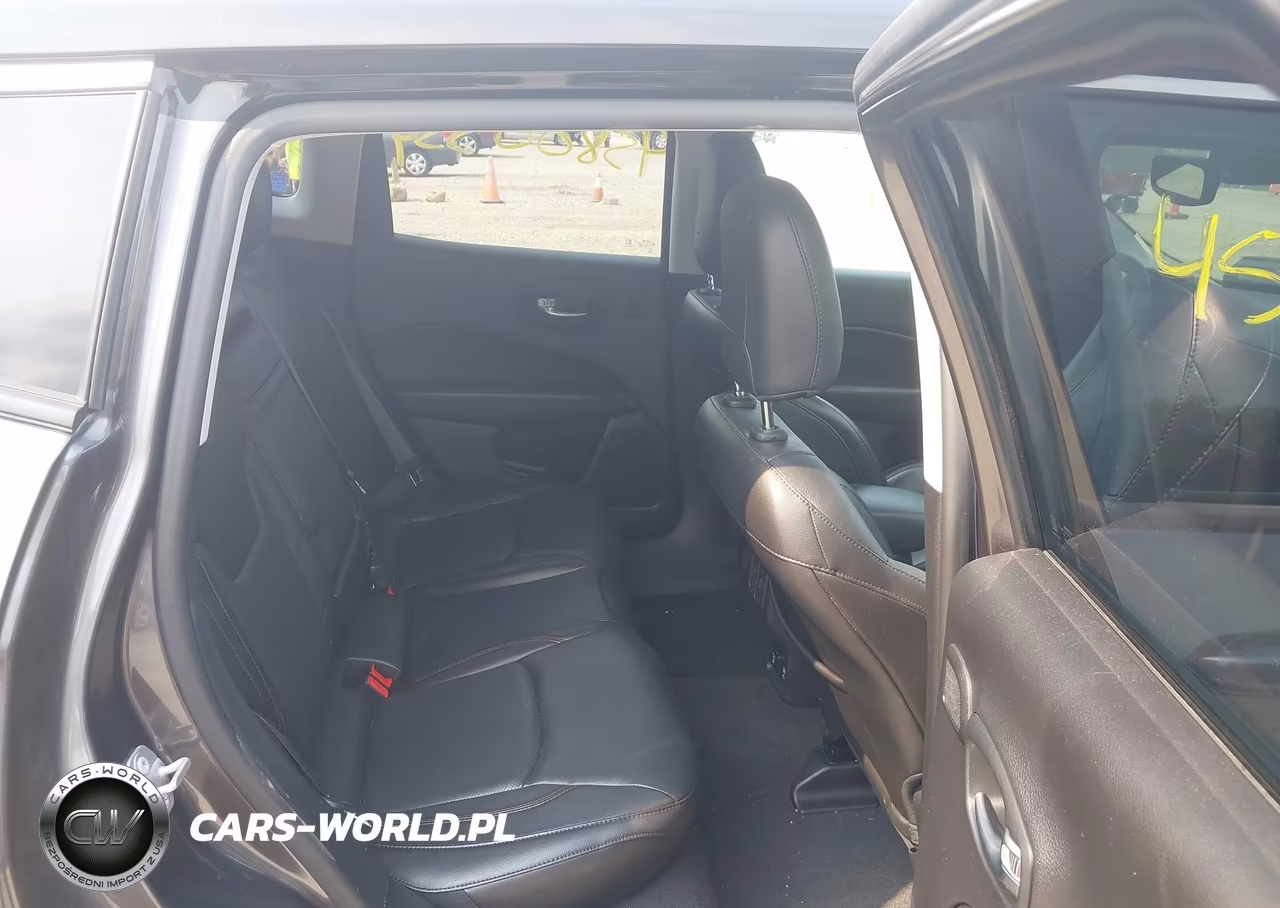 2018 Jeep Compass Limited 4X4 VIN:3C4NJDCB6JT315400 - 8
