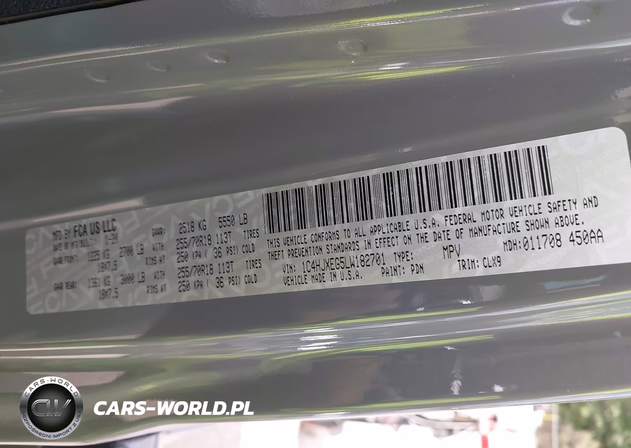 2020 Jeep Wrangler Unlimited Sahara 4X4 VIN:1C4HJXEG5LW182701 - 8