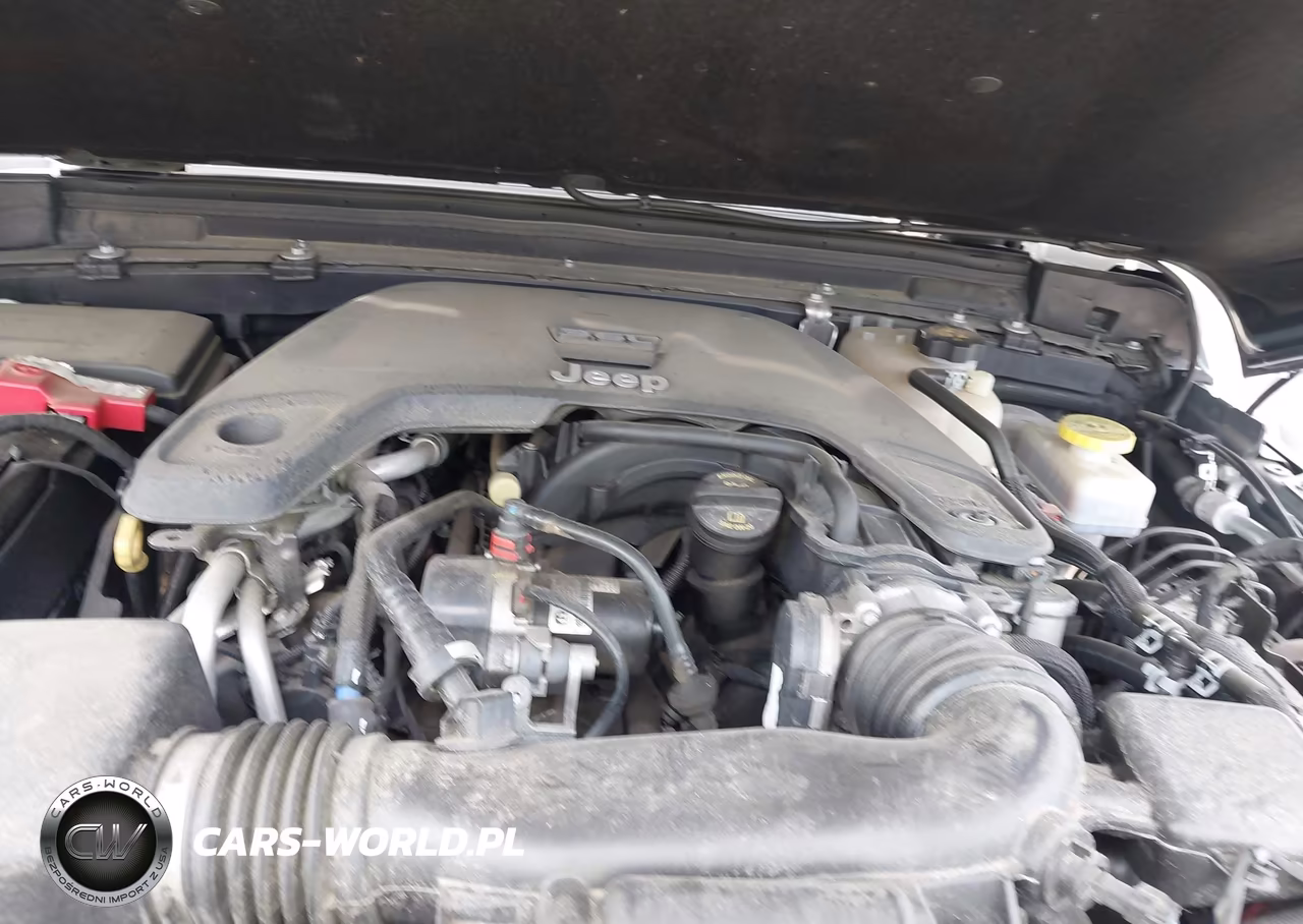 2020 Jeep Wrangler Unlimited Sahara 4X4 VIN:1C4HJXEG5LW182701 - 9