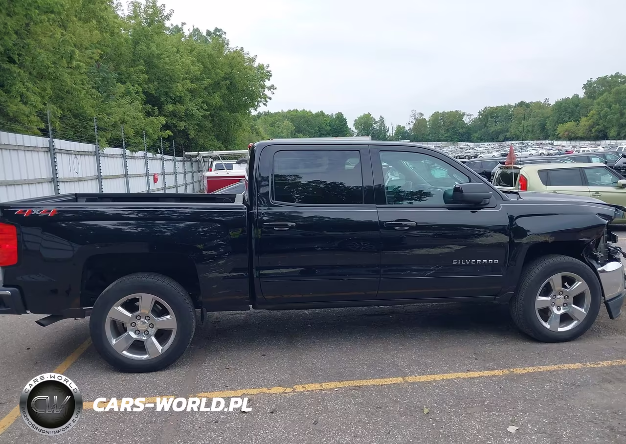 2018 Chevrolet Silverado 1500 1Lt VIN:3GCUKREC1JG244367 - 13
