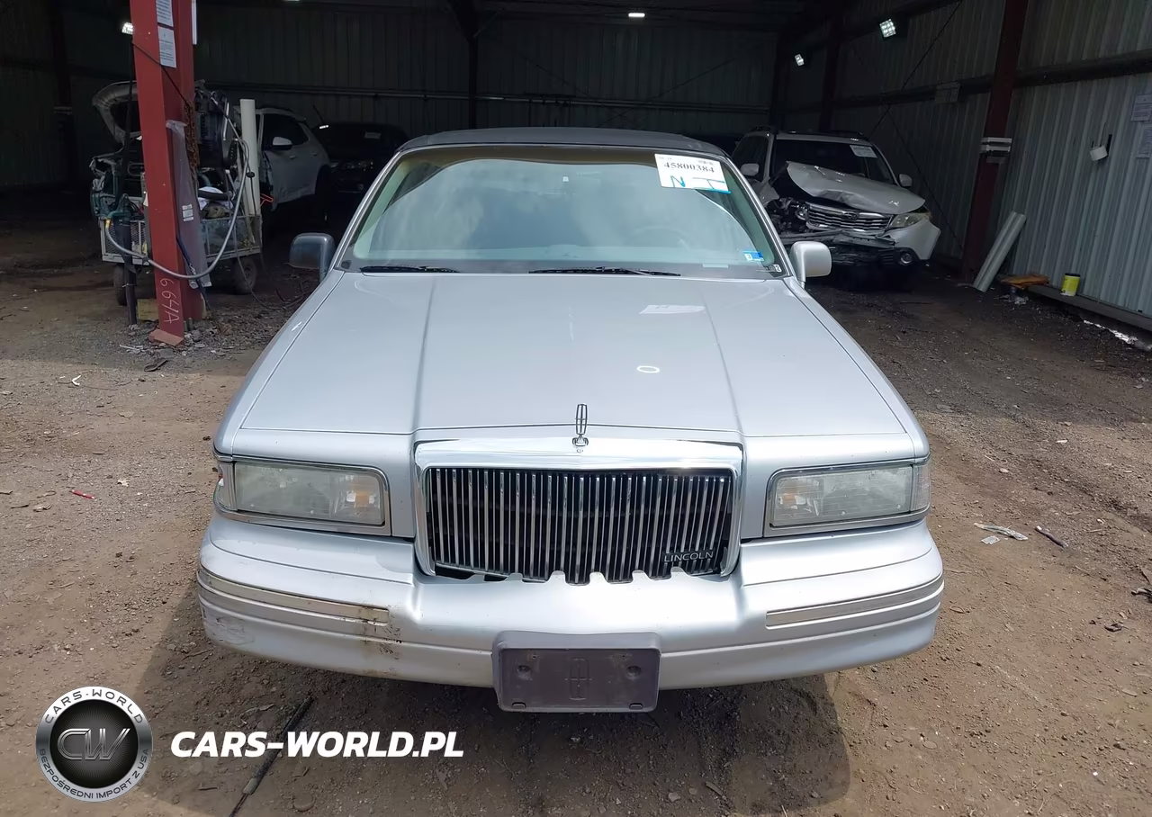 1997 Lincoln Town Car Executive VIN:1LNLM81W2VY672164 - 13