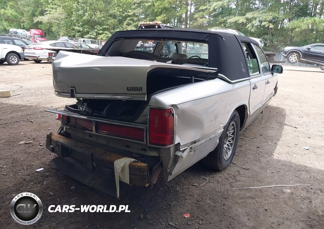 1997 Lincoln Town Car Executive VIN:1LNLM81W2VY672164 - 4