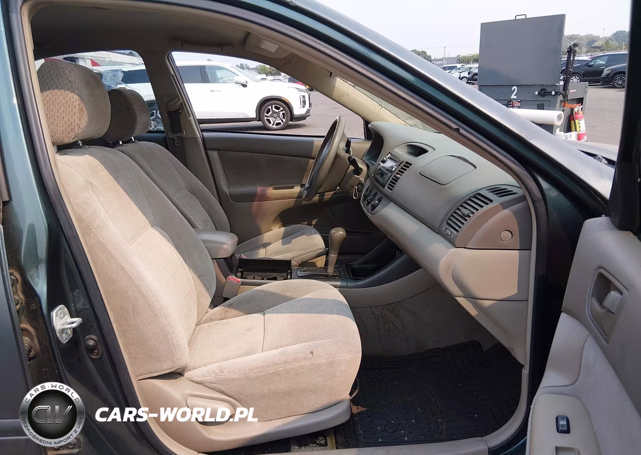 2003 Toyota Camry Le VIN:4T1BE32K13U685581 - 5