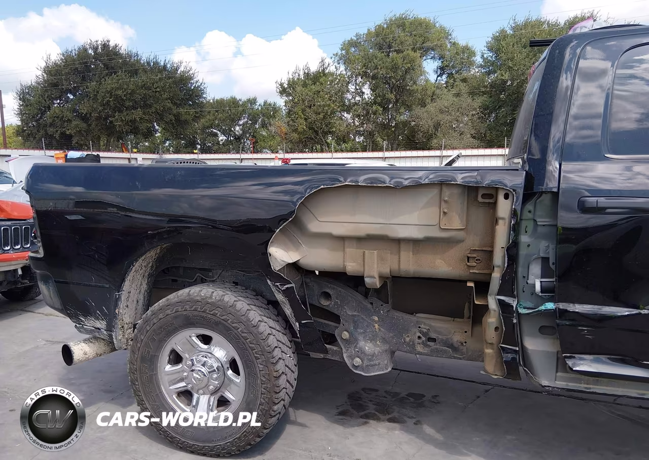 2022 Ram 2500 Tradesman 4X4 8' Box VIN:3C6UR5HL2NG411316 - 21