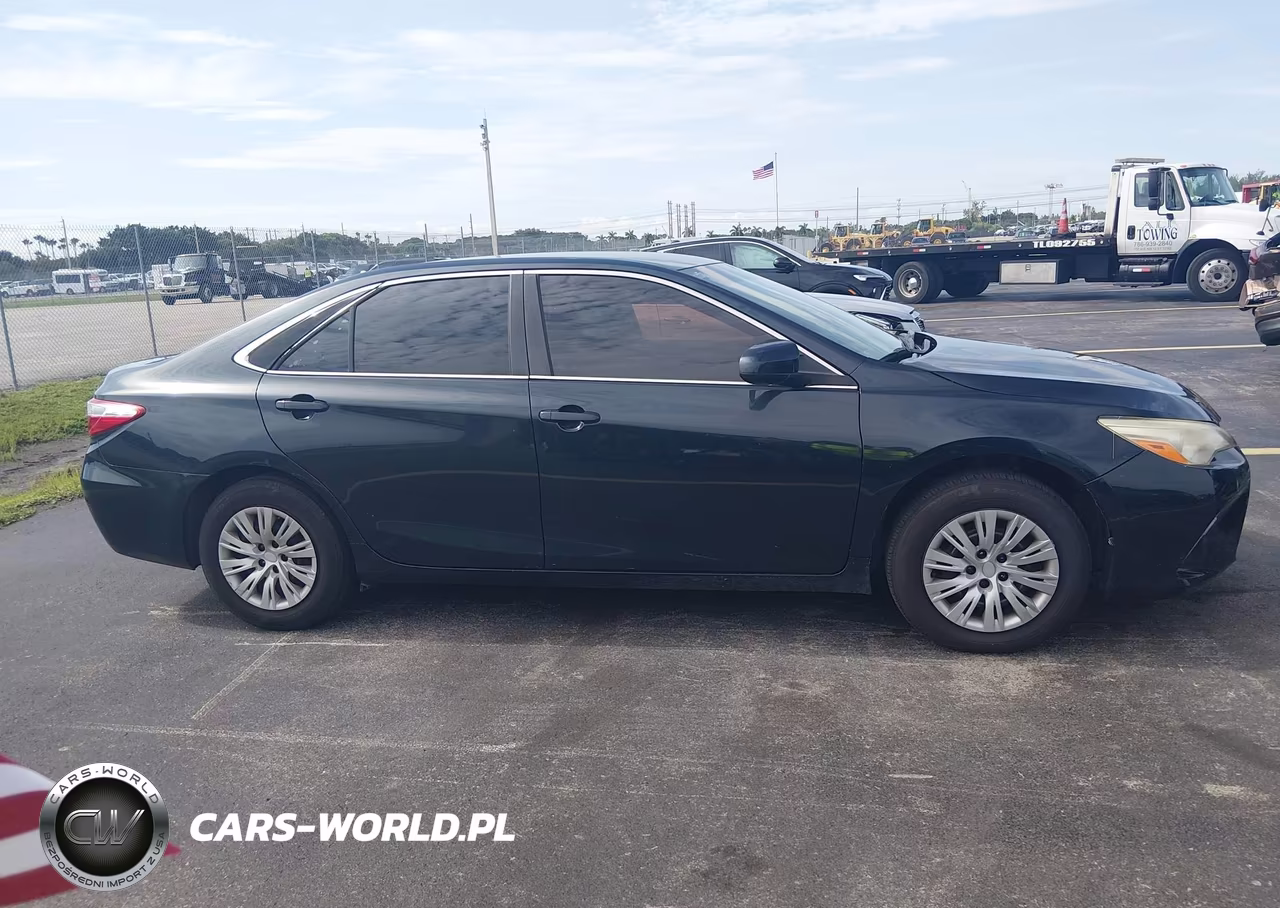 2017 Toyota Camry Le VIN:4T1BF1FK3HU695760 - 13