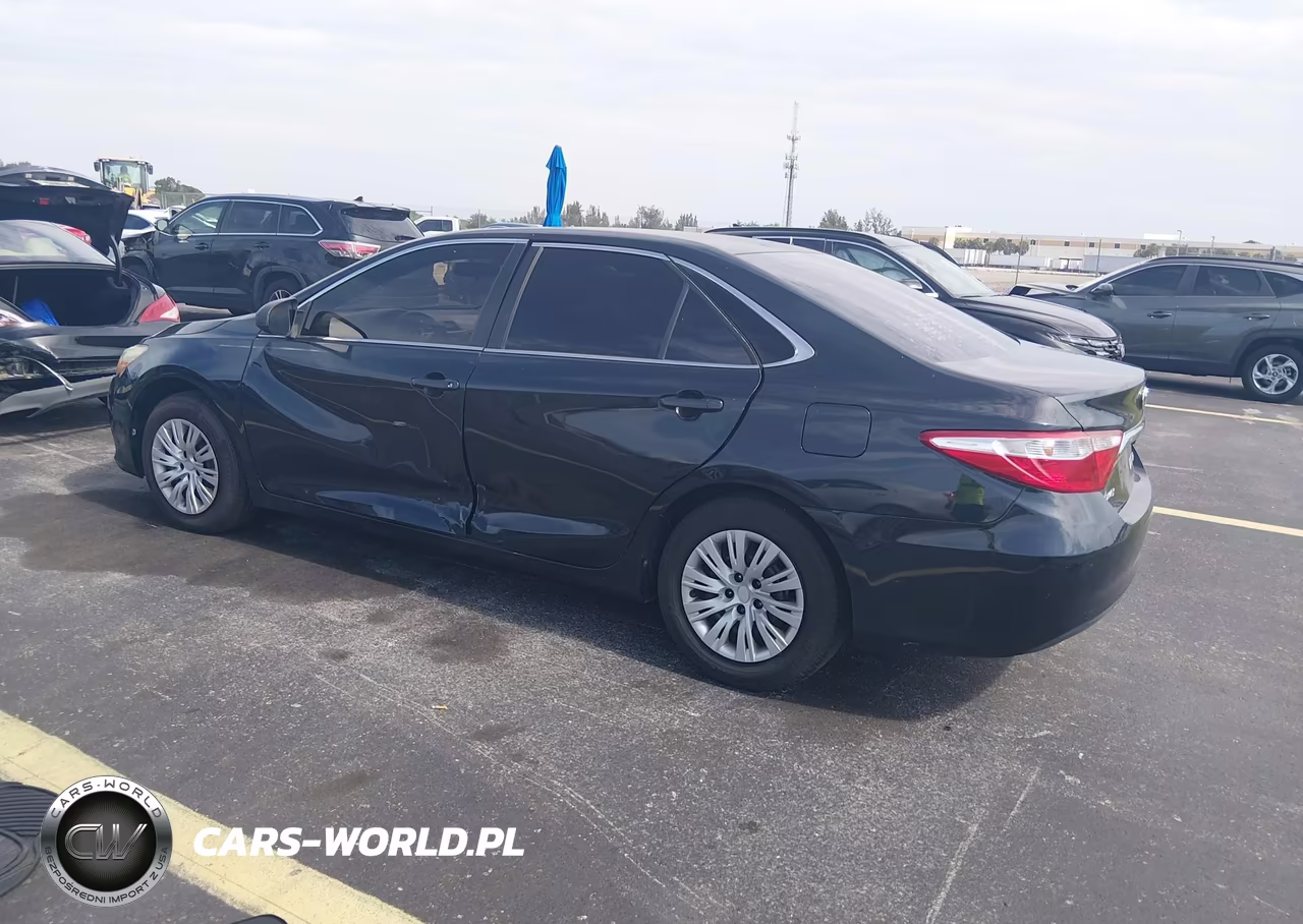 2017 Toyota Camry Le VIN:4T1BF1FK3HU695760 - 3