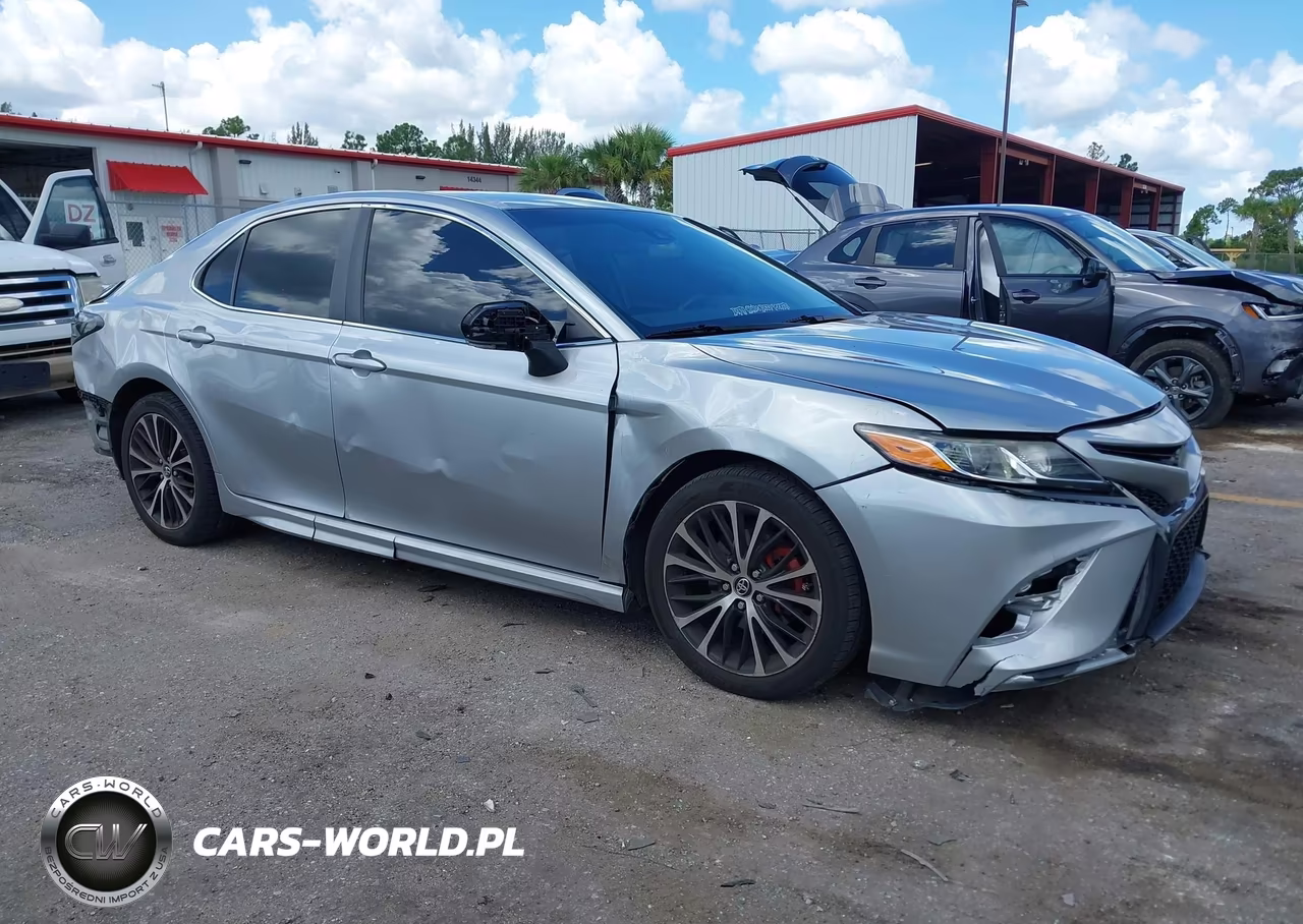 2020 Toyota Camry Se – zdjęcie 1 z 18