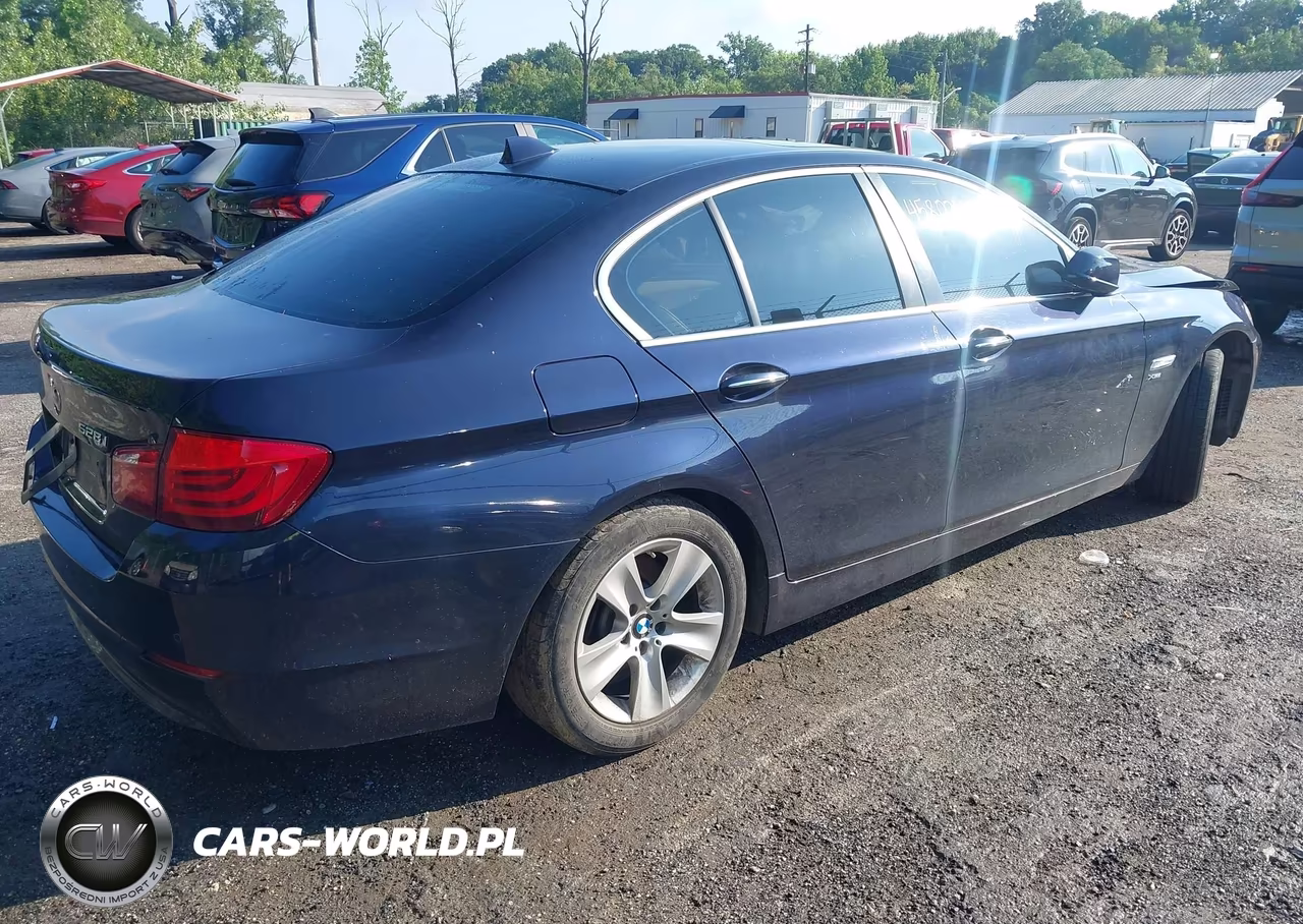 2012 BMW 528I xDrive VIN:WBAXH5C58CDW06653 - 4