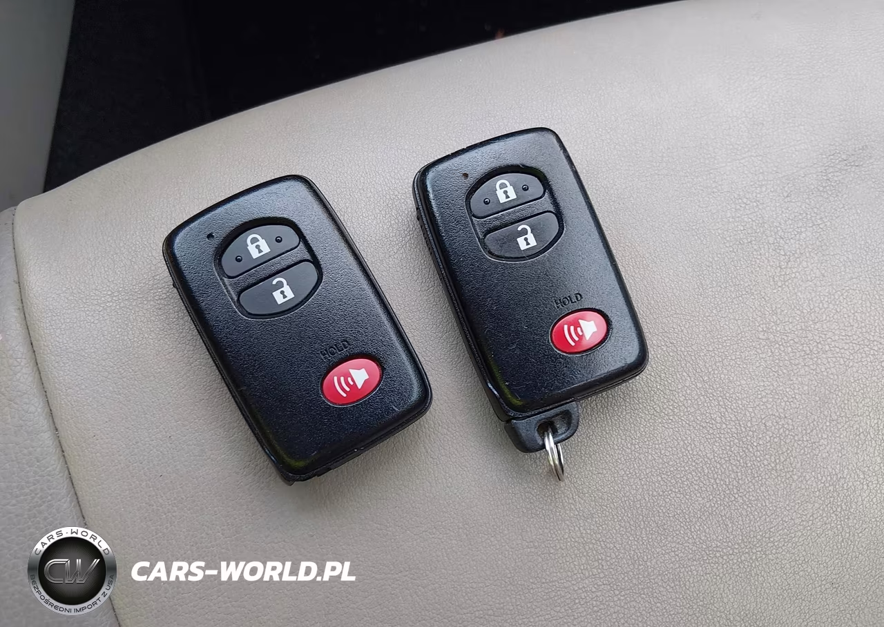 2012 Toyota Prius Four VIN:JTDKN3DU4C1563060 - 11