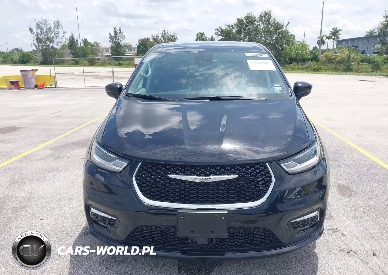 2024 Chrysler Pacifica Touring L VIN:2C4RC1BG8RR140265 - 13