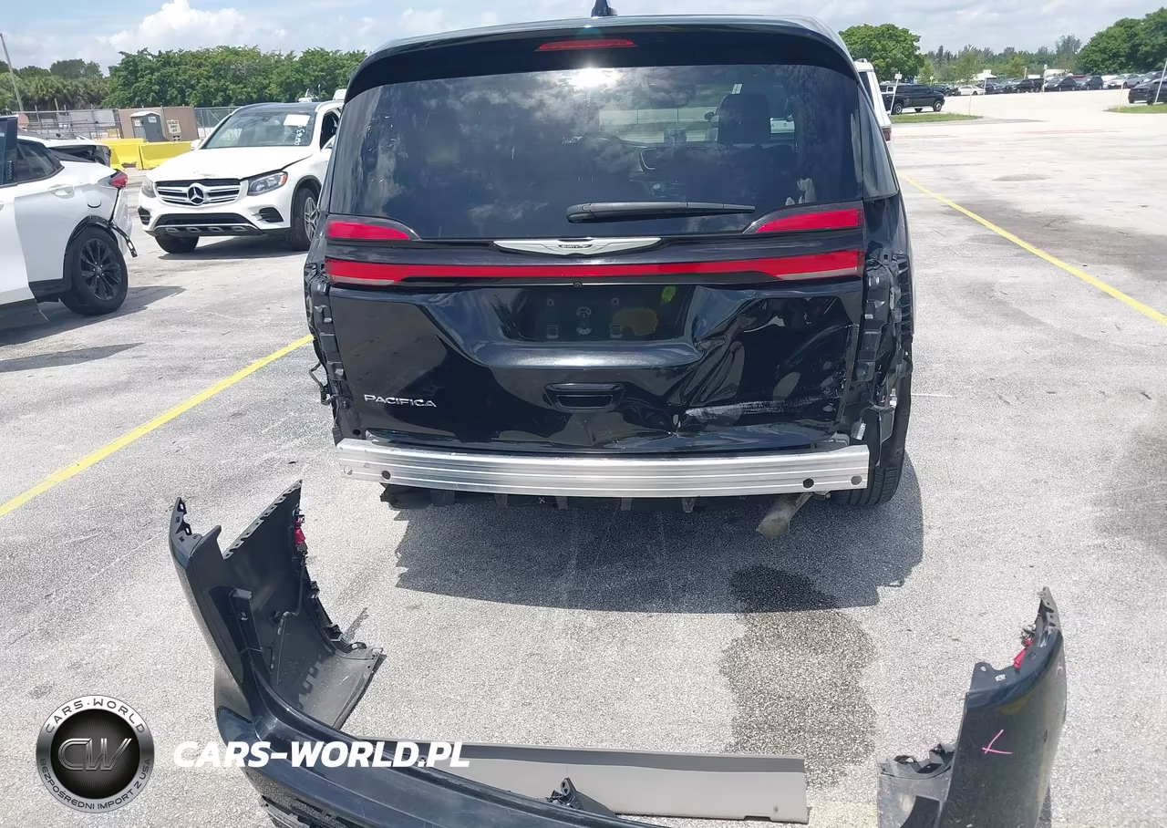 2024 Chrysler Pacifica Touring L VIN:2C4RC1BG8RR140265 - 17
