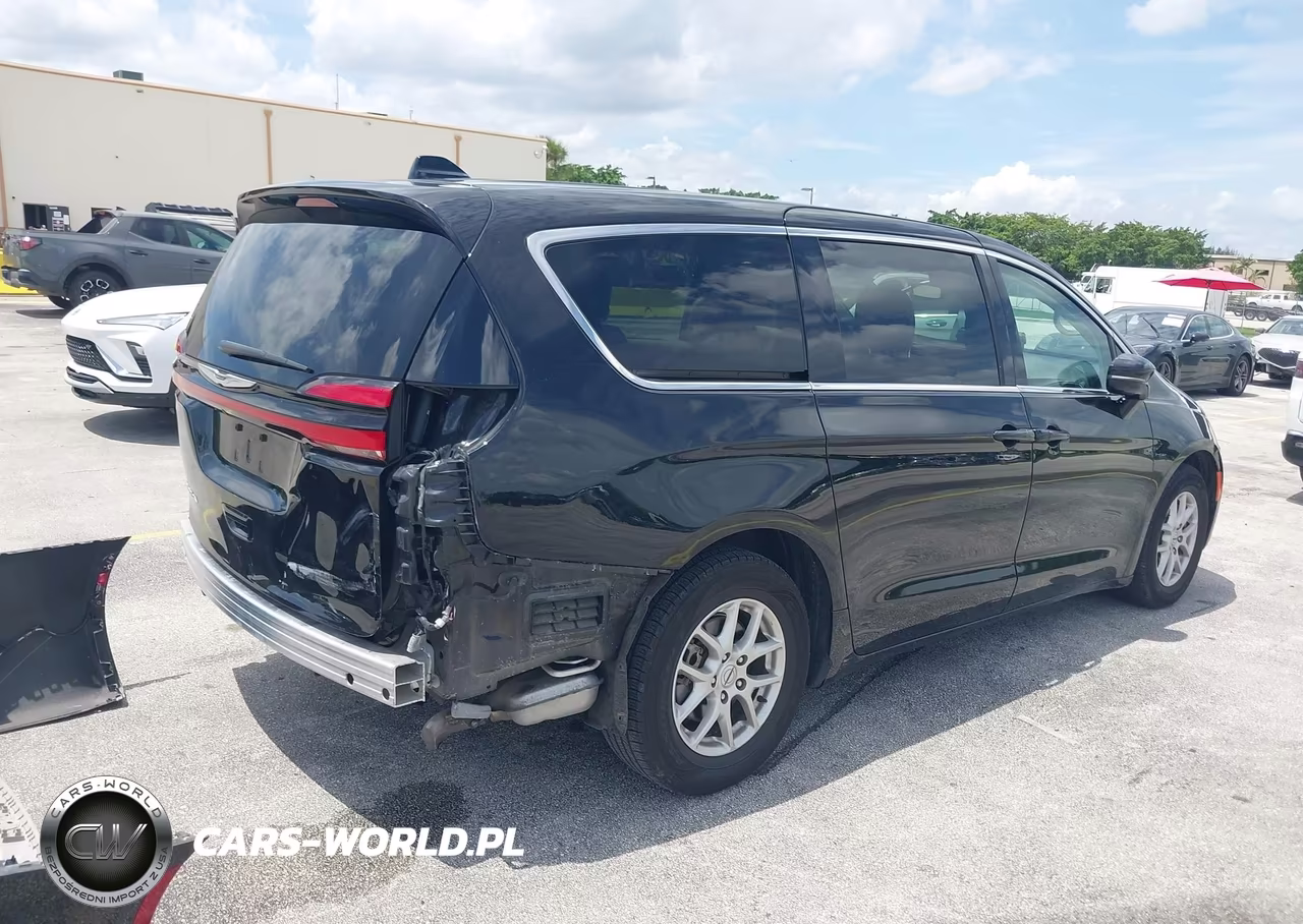 2024 Chrysler Pacifica Touring L VIN:2C4RC1BG8RR140265 - 18
