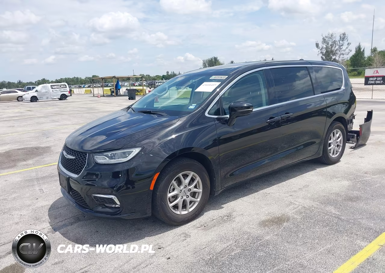 2024 Chrysler Pacifica Touring L VIN:2C4RC1BG8RR140265 - 2