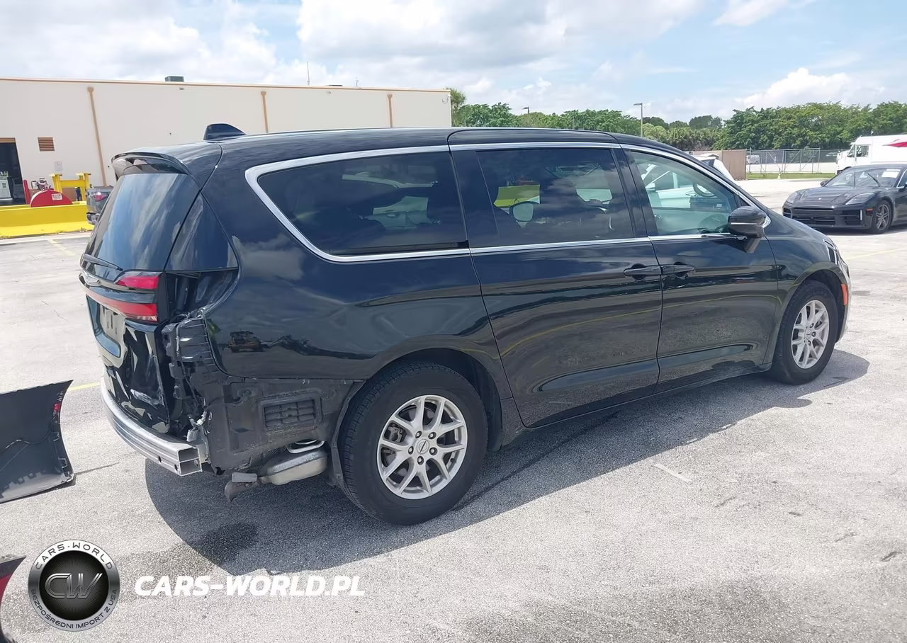 2024 Chrysler Pacifica Touring L VIN:2C4RC1BG8RR140265 - 4