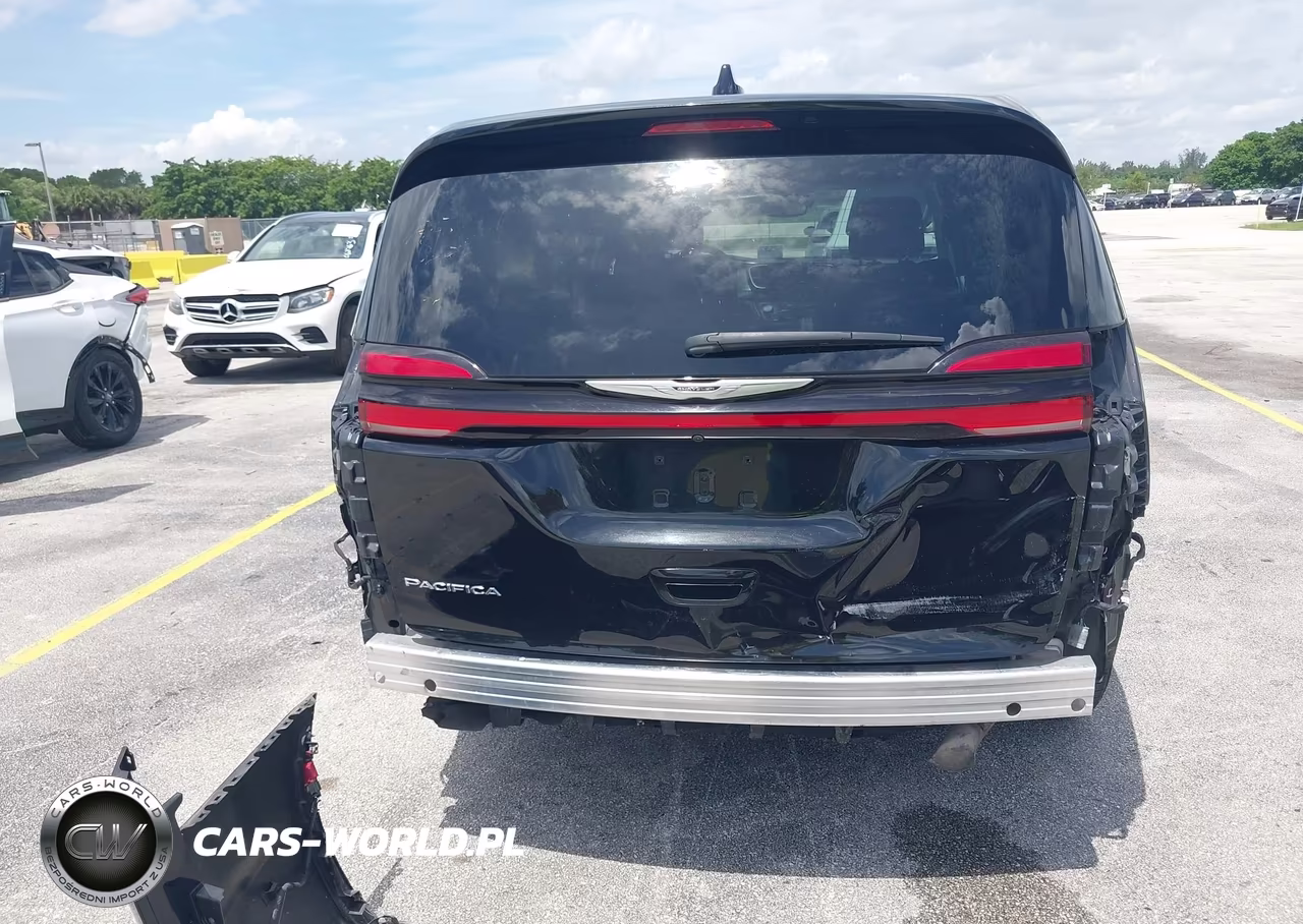 2024 Chrysler Pacifica Touring L VIN:2C4RC1BG8RR140265 - 6