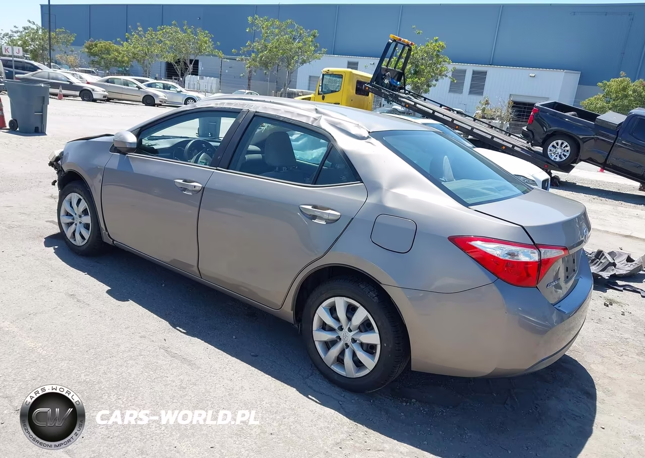 2015 Toyota Corolla Le VIN:5YFBURHE7FP242834 - 3