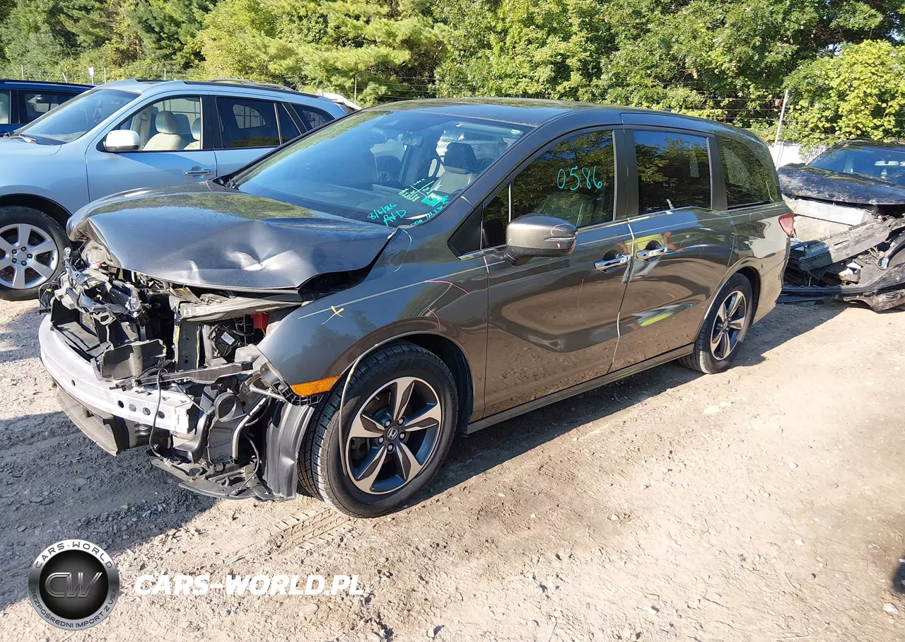 2018 Honda Odyssey Touring VIN:5FNRL6H86JB046155 - 2