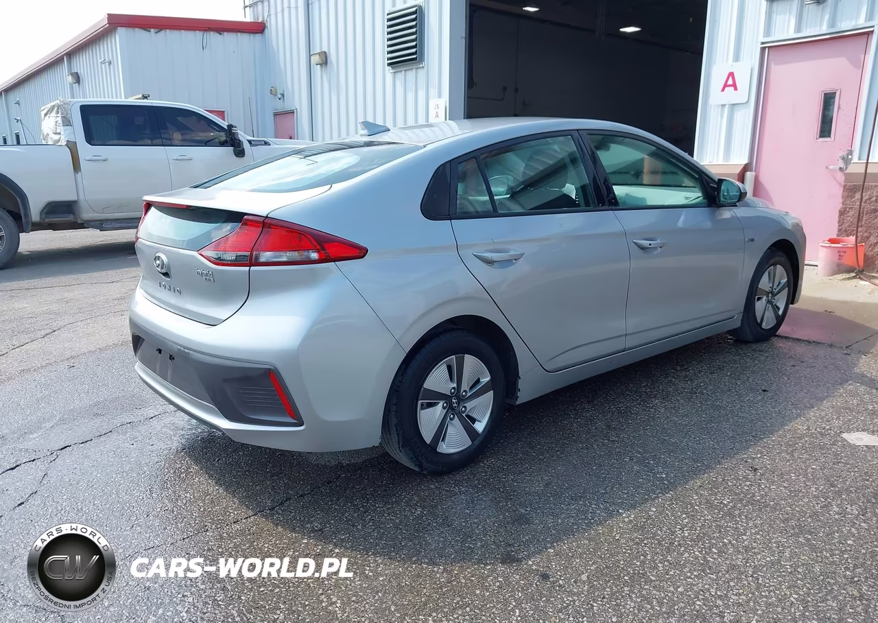 2020 Hyundai Ioniq Hybrid Blue VIN:KMHC65LCXLU220334 - 4