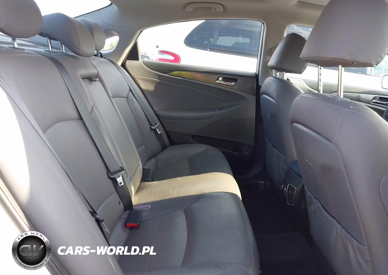 2013 Hyundai Sonata Hybrid VIN:KMHEC4A4XDA08943 - 8