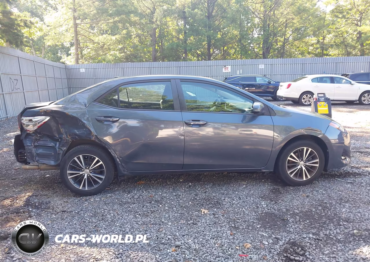 2018 Toyota Corolla Le VIN:5YFBURHE0JP830292 - 13