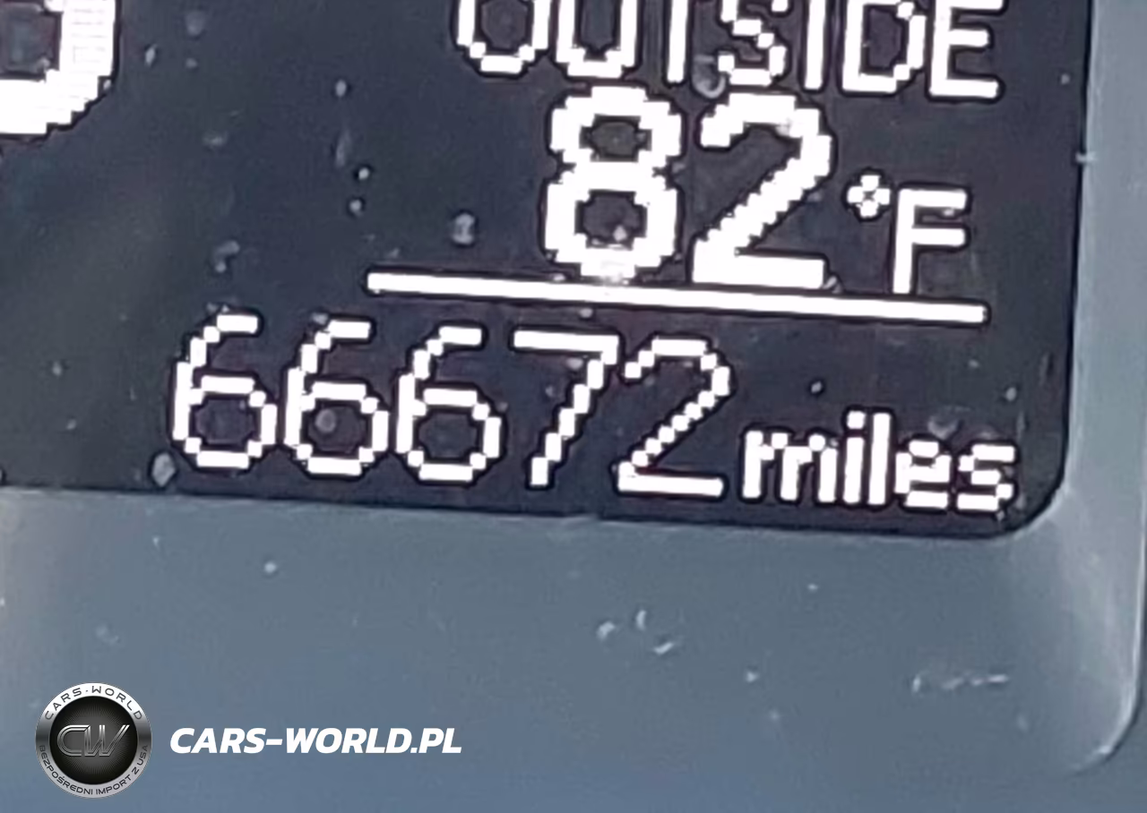 2018 Toyota Corolla Le VIN:5YFBURHE0JP830292 - 15
