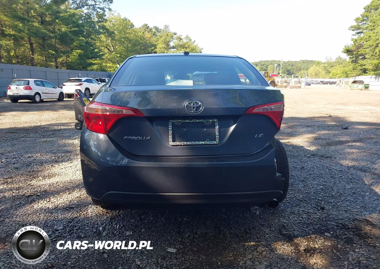 2018 Toyota Corolla Le VIN:5YFBURHE0JP830292 - 16