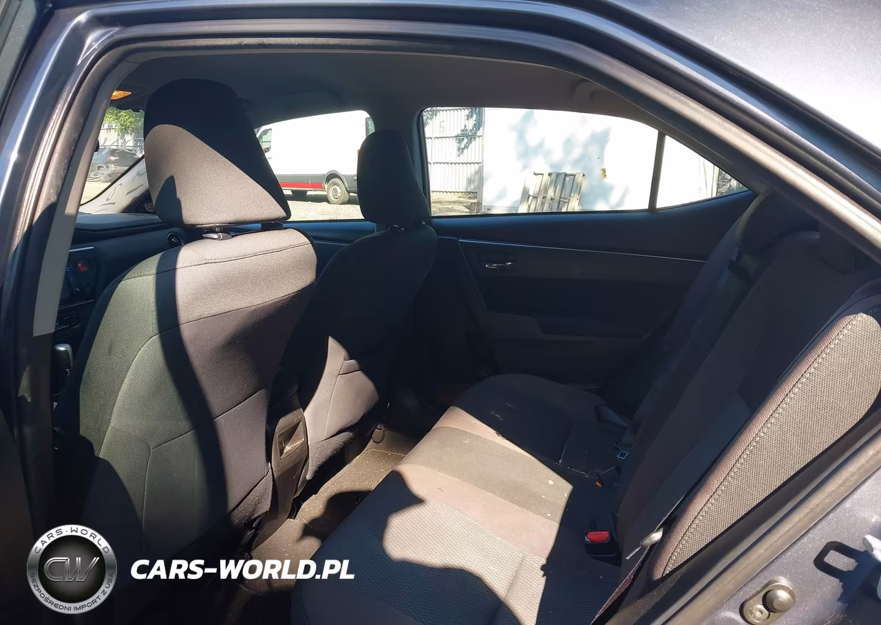 2018 Toyota Corolla Le VIN:5YFBURHE0JP830292 - 8