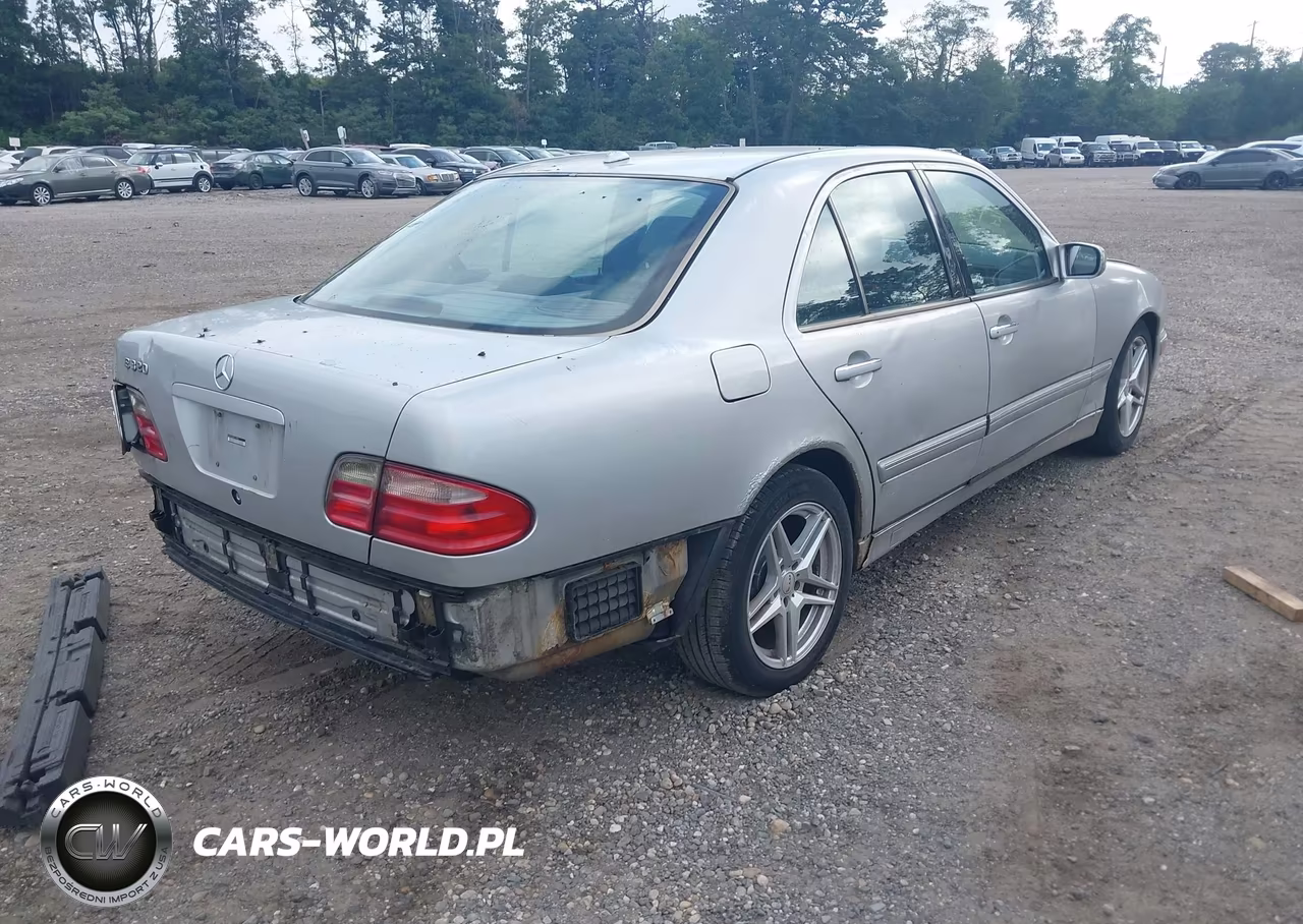 2000 Mercedes-Benz E 320 VIN:WDBJF65J3YB119053 - 4