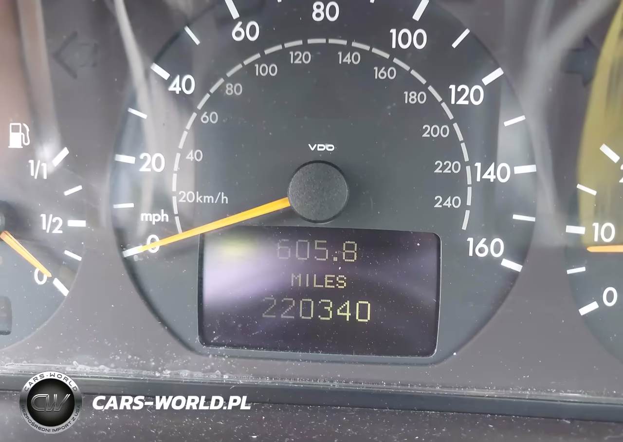 2000 Mercedes-Benz E 320 VIN:WDBJF65J3YB119053 - 7