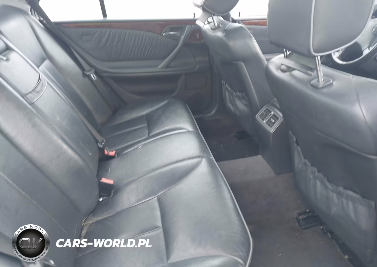2000 Mercedes-Benz E 320 VIN:WDBJF65J3YB119053 - 8