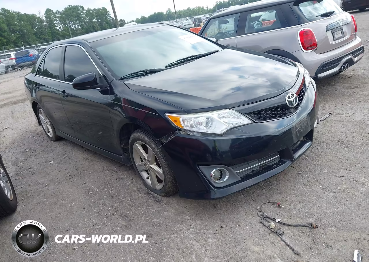 2014 Toyota Camry Se – zdjęcie 1 z 16